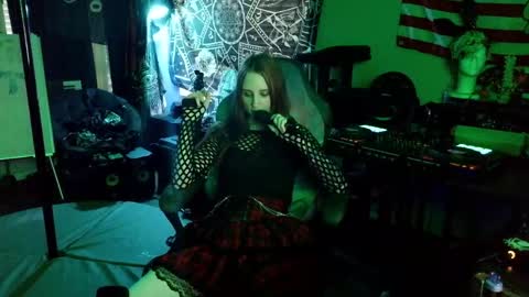 Lilith online show from 04/25/26, 01:52