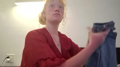 Snapshot of xxmariebliss chatting on 06/10/26, 12:22 xxmariebliss online show from 06/10/26, 12:22