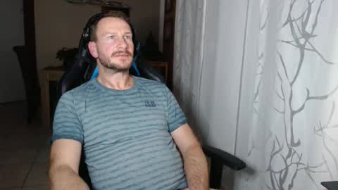 Snapshot of xxmettexx chatting on 12/02/25, 09:54 xxmettexx online show from 12/02/25, 09:54