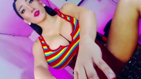 Snapshot of xxqueenjasminexx chatting on 07/14/26, 10:32 Jasmine online show from 07/14/26, 10:32