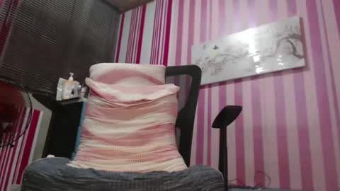 xxrowenatastycockforyouxx online show from 10/03/25, 02:52