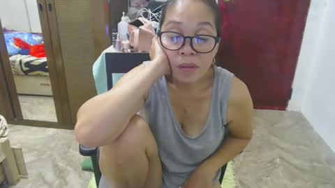 Snapshot of xxsexypinayxx chatting on 04/14/26, 12:05 xxsexypinayxx online show from 04/14/26, 12:05