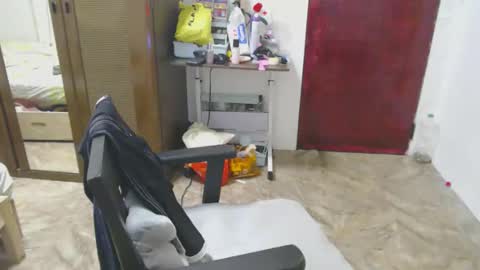 Snapshot of xxsexypinayxx chatting on 05/02/26, 12:21 xxsexypinayxx online show from 05/02/26, 12:21