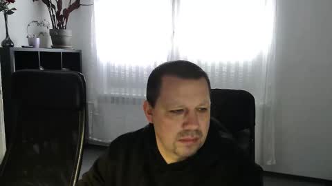 Snapshot of xxstrikerxx chatting on 02/10/26, 07:45 Eddi online show from 02/10/26, 07:45
