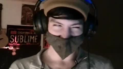 Snapshot of xxwhitefoxx chatting on 03/08/25, 04:12 David Fox online show from 03/08/25, 04:12