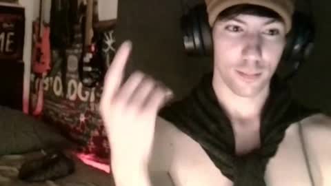 Snapshot of xxwhitefoxx chatting on 03/10/25, 01:10 David Fox online show from 03/10/25, 01:10