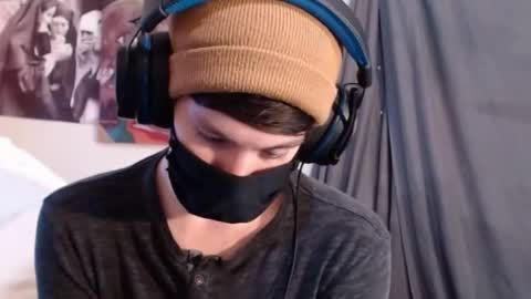 Snapshot of xxwhitefoxx chatting on 10/09/25, 03:37 David Fox online show from 10/09/25, 03:37