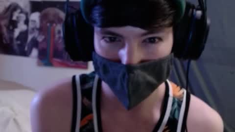 Snapshot of xxwhitefoxx chatting on 10/28/25, 10:52 David Fox online show from 10/28/25, 10:52