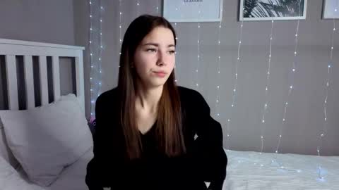 Snapshot of xxx_hotbae_xxx chatting on 01/13/26, 05:35 Eva online show from 01/13/26, 05:35