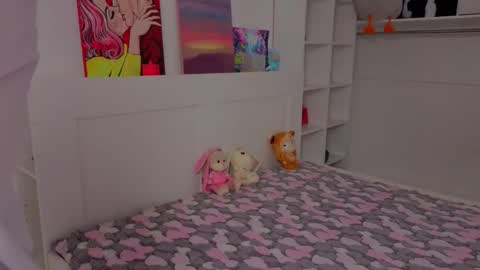 Snapshot of xxx_hotbae_xxx chatting on 03/01/26, 12:23 Eva online show from 03/01/26, 12:23