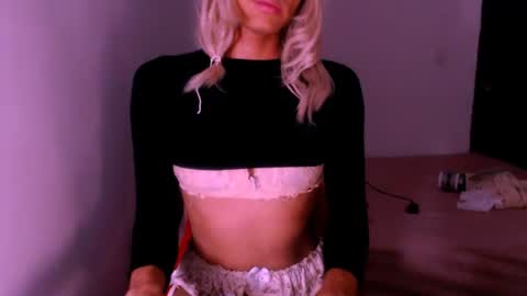 Chiara online show from 11/15/25, 06:11