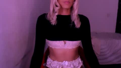 Snapshot of xxxanonymousloverxxx chatting on 04/08/26, 03:17 Chiara online show from 04/08/26, 03:17