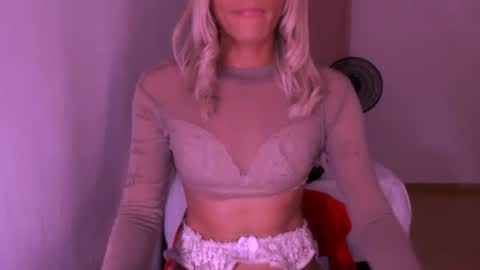 Snapshot of xxxanonymousloverxxx chatting on 04/14/26, 03:56 Chiara online show from 04/14/26, 03:56