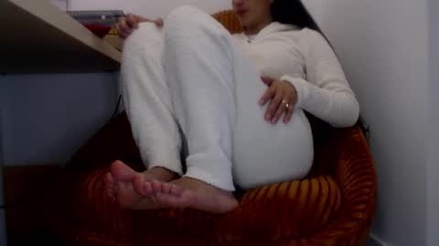 Lola online show from 02/20/25, 07:08