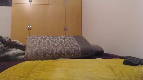 Ayanda online show from 11/12/25, 01:44