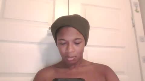 Danielle online show from 11/10/25, 04:39