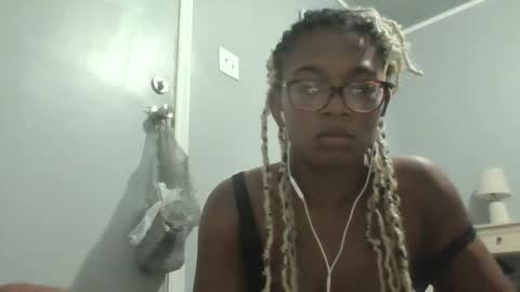 Snapshot of xxxdanidoomsdayxxx chatting on 01/19/26, 04:27 Danielle online show from 01/19/26, 04:27