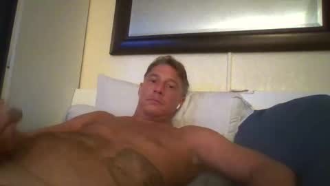 Snapshot of xxxelentdick chatting on 10/06/25, 12:57 deeeeznutz online show from 10/06/25, 12:57