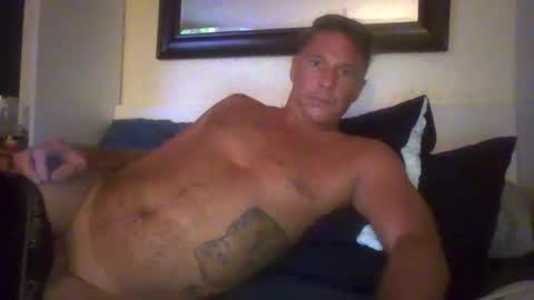 Snapshot of xxxelentdick chatting on 10/16/25, 07:53 deeeeznutz online show from 10/16/25, 07:53