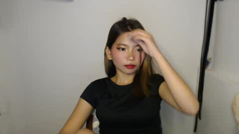 Snapshot of xxxforyouonlyxxx chatting on 01/12/25, 05:56 inday pinay online show from 01/12/25, 05:56