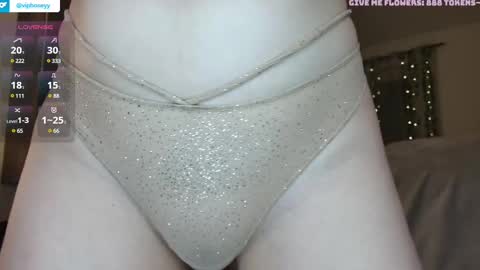 Snapshot of xxxhoneyxx chatting on 02/14/25, 12:09 Onlyfanz online show from 02/14/25, 12:09