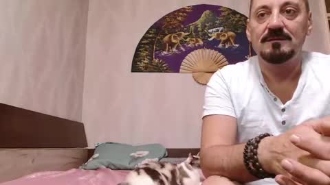 isa and gonzo online show from 09/20/25, 04:02