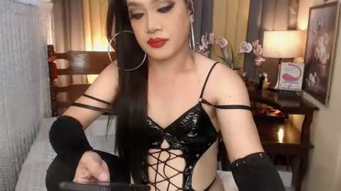 QUEENCY online show from 06/11/26, 02:15