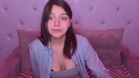 Snapshot of xxxnaughtyfoxxx chatting on 05/07/26, 06:46 foxy online show from 05/07/26, 06:46