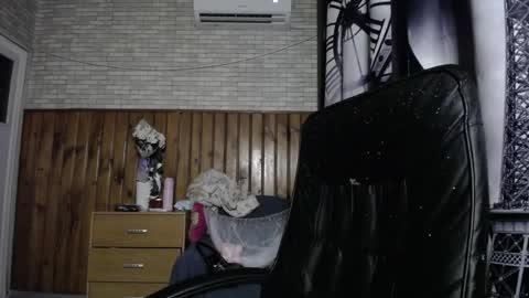 Snapshot of xxxnewlywedsxxx chatting on 04/21/26, 07:50 Lana online show from 04/21/26, 07:50