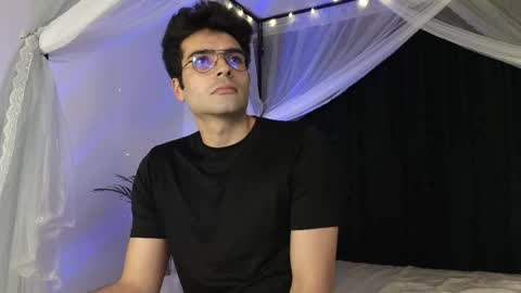 July and Fer online show from 12/03/25, 10:46