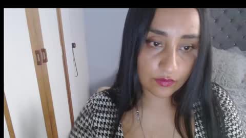 Lunhaa   online show from 02/17/25, 07:31