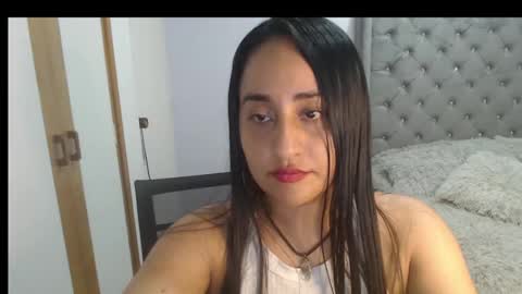 Lunhaa   online show from 03/08/25, 10:56