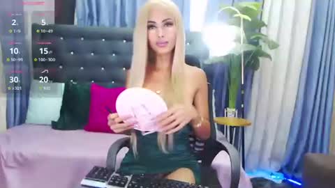 Yasmin online show from 10/18/25, 07:03