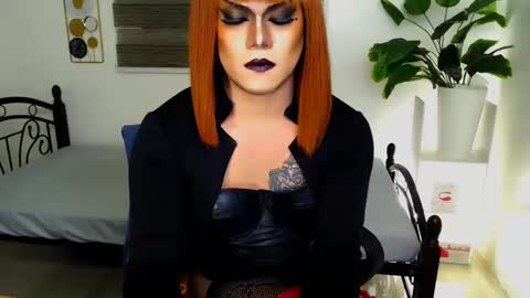 Snapshot of xyournightmarequeenx chatting on 05/09/26, 11:10 QueenMarina online show from 05/09/26, 11:10