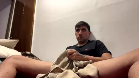 Snapshot of y0ungwithbrowndick chatting on 05/16/26, 08:18 BROWN DICK online show from 05/16/26, 08:18