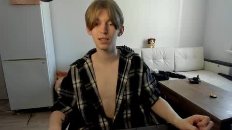 Snapshot of y0ursteve chatting on 05/09/26, 10:31 y0ursteve online show from 05/09/26, 10:31