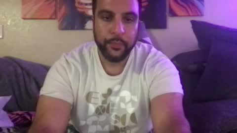 Snapshot of y2ab chatting on 09/24/25, 10:24 Horny dude D online show from 09/24/25, 10:24