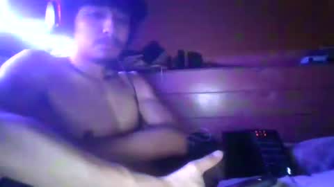 Snapshot of y640 chatting on 11/13/25, 06:01 y640 online show from 11/13/25, 06:01