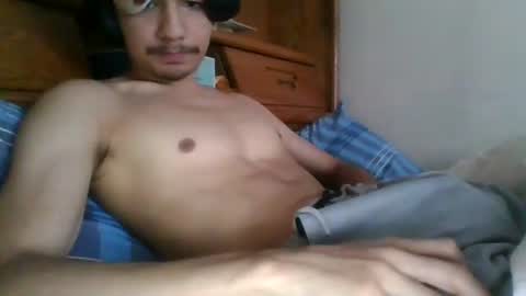 Snapshot of y640 chatting on 12/19/25, 06:48 y640 online show from 12/19/25, 06:48