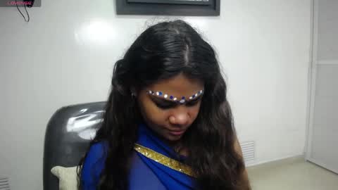 yazhini online show from 03/31/26, 11:43