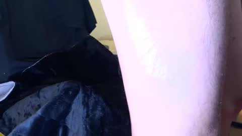 Snapshot of yaj___ chatting on 11/04/25, 10:42 YAJ online show from 11/04/25, 10:42