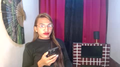 lorien gosper online show from 12/08/24, 03:02