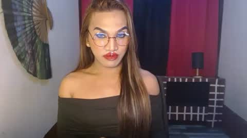 lorien gosper online show from 12/17/24, 11:49