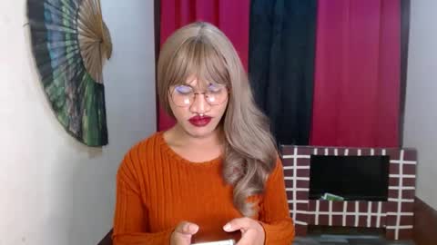 lorien gosper online show from 01/10/25, 11:11