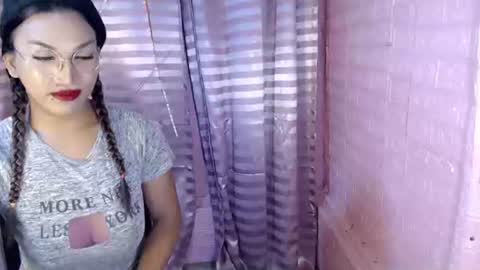 lorien gosper online show from 10/05/25, 02:04