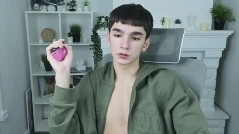 yamitwink online show from 11/11/25, 08:20