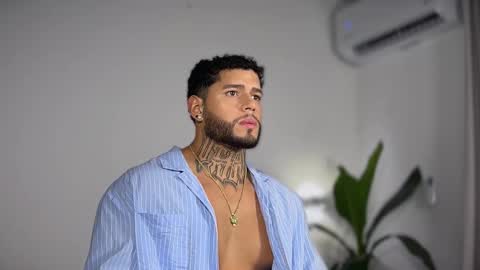 yamp sambrano online show from 10/31/25, 01:28