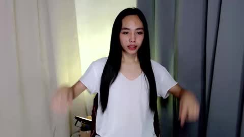 yams_kitty69 online show from 11/27/25, 06:26