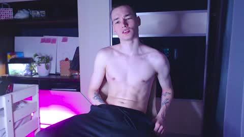 Snapshot of yan_rizen chatting on 12/15/24, 08:47 Yan online show from 12/15/24, 08:47