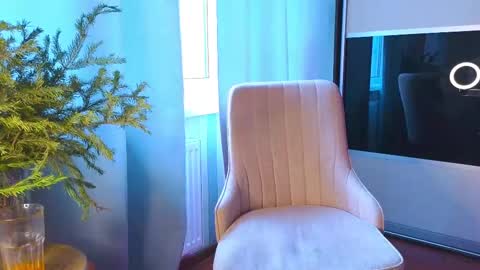 Snapshot of yan_rizen chatting on 02/24/25, 12:16 Yan online show from 02/24/25, 12:16